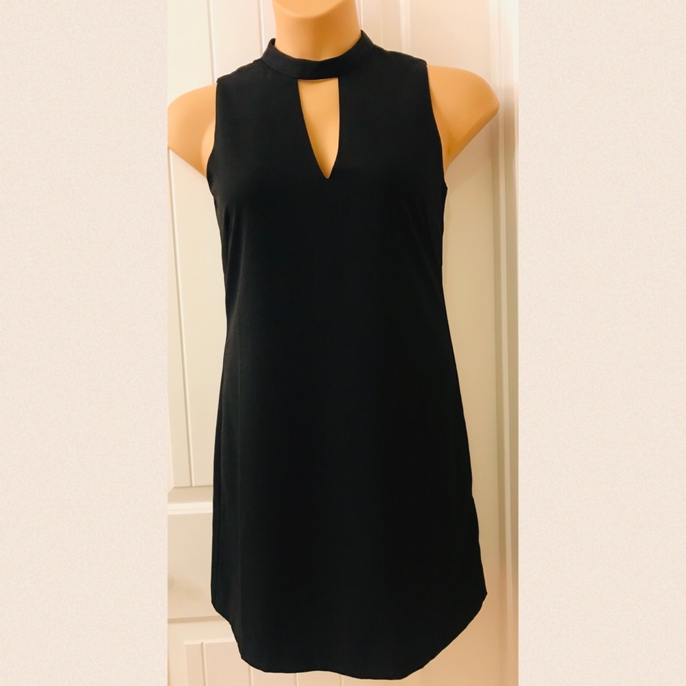5/48 Saks 5th Avenue | Classic A Line Black Dress